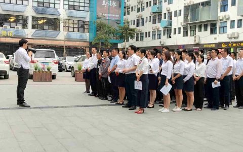 修改后的《甘肃省物业管理办法》自2018年12月1日起实施：物业解除合同应提前60天告知业主委员会