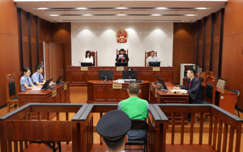 物业涉恶指使保安员 多次敲诈勒索业主