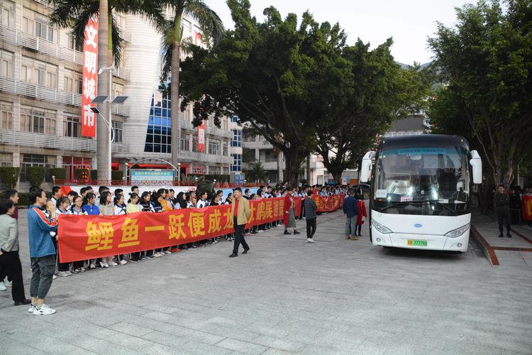 2021年深圳市盐港中学美术班招生宣传