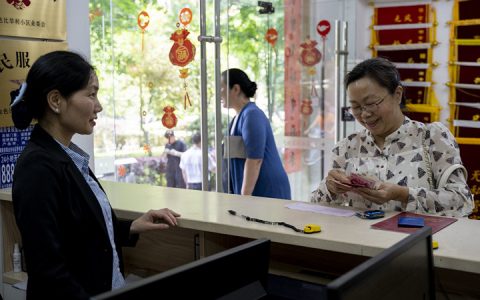 长沙一小区实行物业自管 向全体业主返利170万元现金