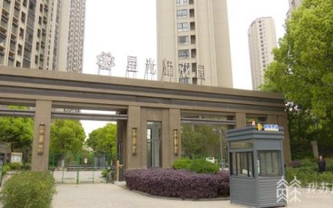 下水管破裂淹了房间，物业：公共管道在室内，我们管不了