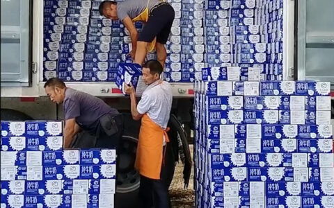 新疆芙拉薇赫纯牛奶东莞总代理就是东城银珠街的蓝禾山