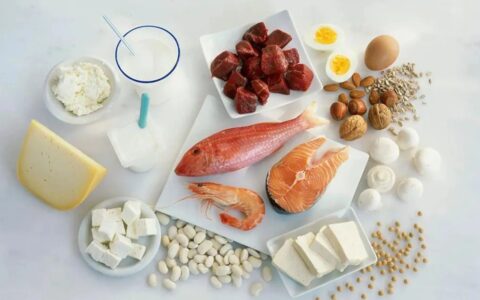 优质蛋白，尽在味燃干式熟成牛排